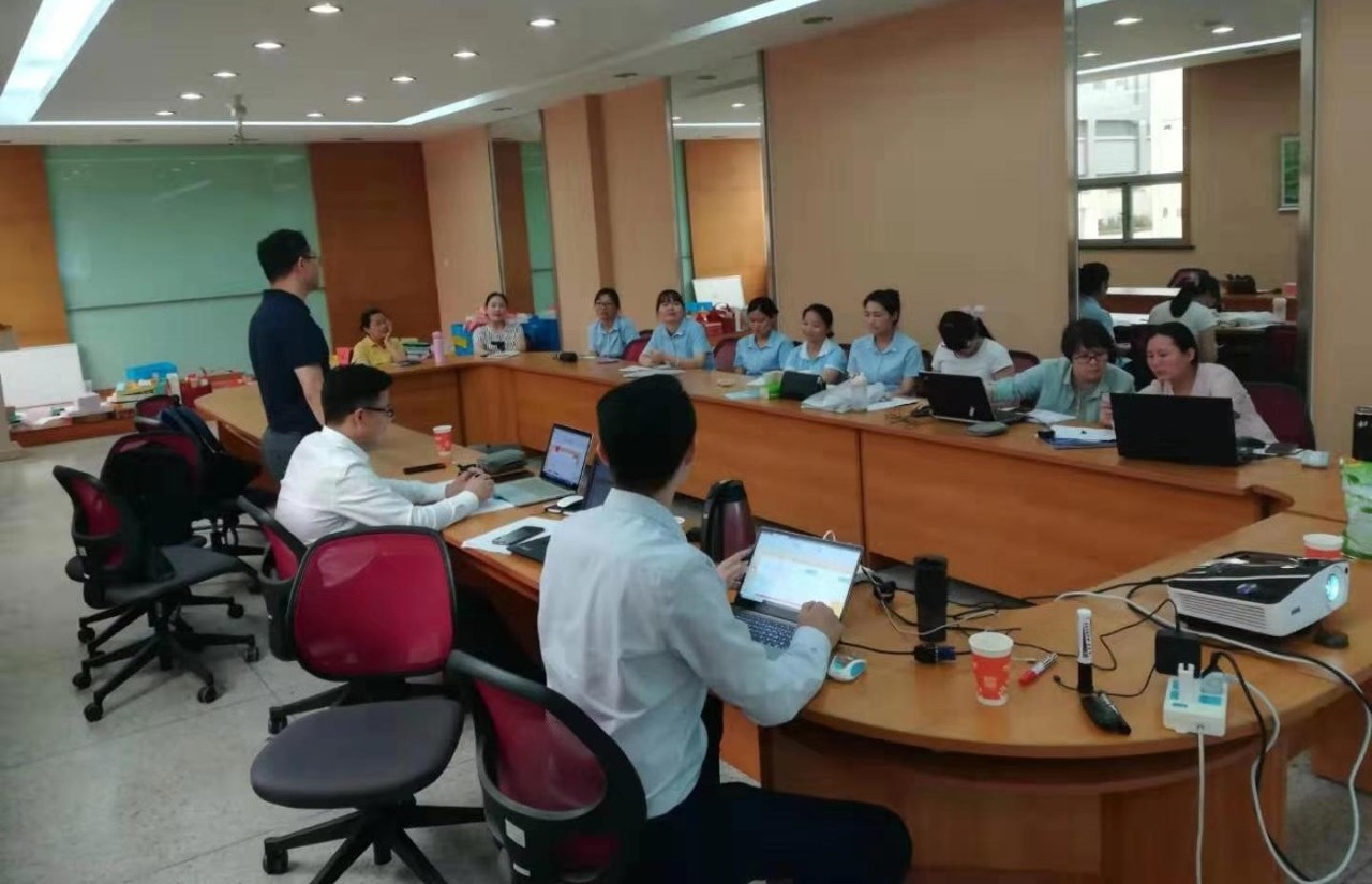 落地快訊｜宏成咨詢全優績效導師團隊，走進江蘇供美香食品！